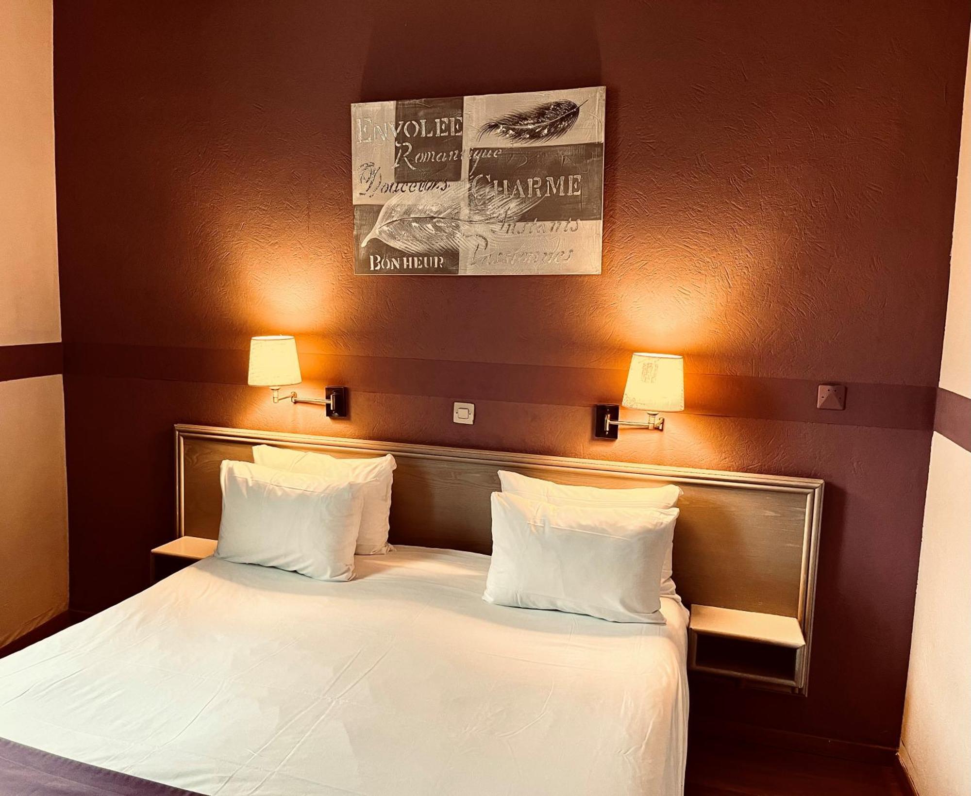 Cit'Hotel Le Louvre Orange Orange  Ruang foto